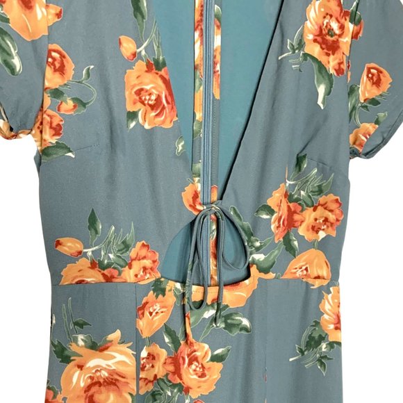 Floral Maxi Dress w/ Peekaboo V-Neck Front - Picture 3 of 6